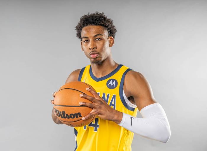 Nate Hinton signed a two-way contract with the Pacers on April 7.